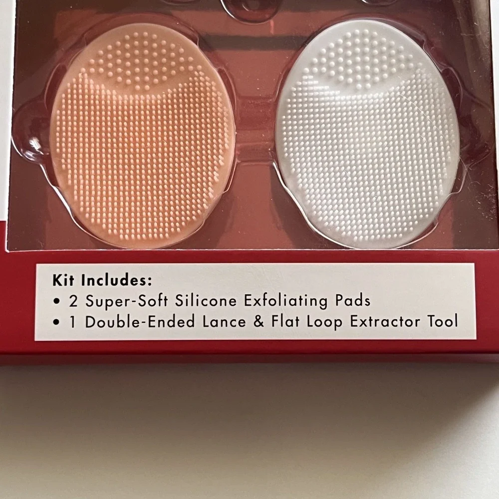 The Creme Shop Clear Complexion Kit Cleanser Exfoliating Pads + Extraction Tool